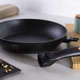 Berlinger Haus Black Rose Collection serpeny� m�rv�ny bevonattal, levehet� ny�llel, 28 cm
