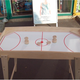 Cs�sz�korongos hoki j�t�kasztal l�bbal