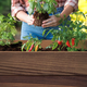 Deco elevated m�anyag kerti vir�gl�da als� polccal di� 110L