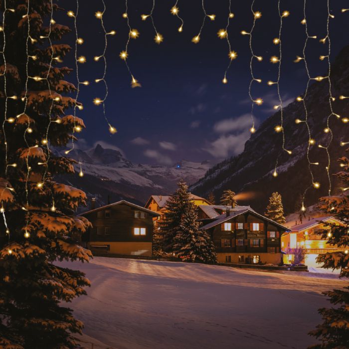 �rk�d f�nyf�gg�ny, meleg feh�r, �tl�tsz� k�bel, 2 x 2 m, 220 LED