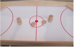 Cs�sz�korongos hoki j�t�kasztal