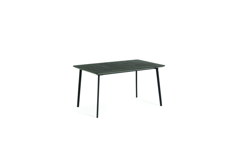 Metalea m�anyag kerti asztal �nt�tt vas sz�nben